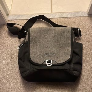 Keen Labtop Strap Bag